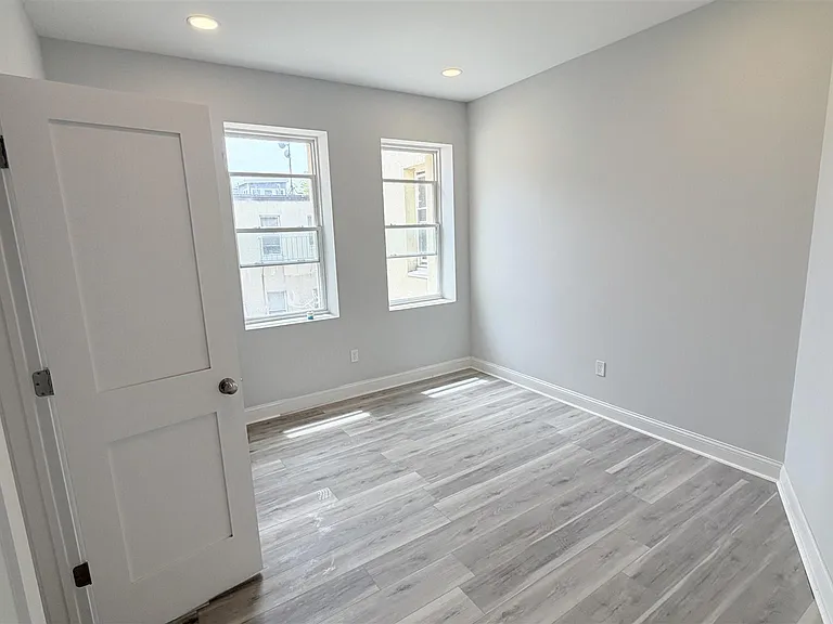 74 Kirkland St #31 — Photo 7