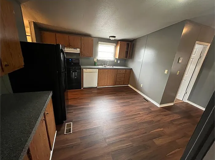 3 bed, 1093 sqft, $1,525 — Photo 3