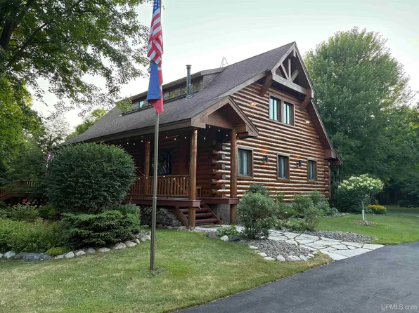 N11485 Hedberg Rd, Bessemer, MI 49911