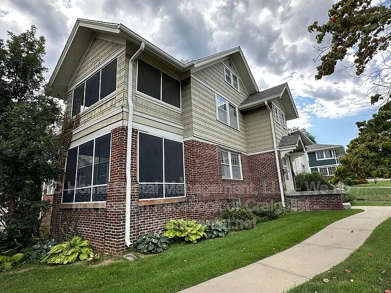 2 bed, 1.0 bath, 1500 sqft, $1,495 — Photo 3
