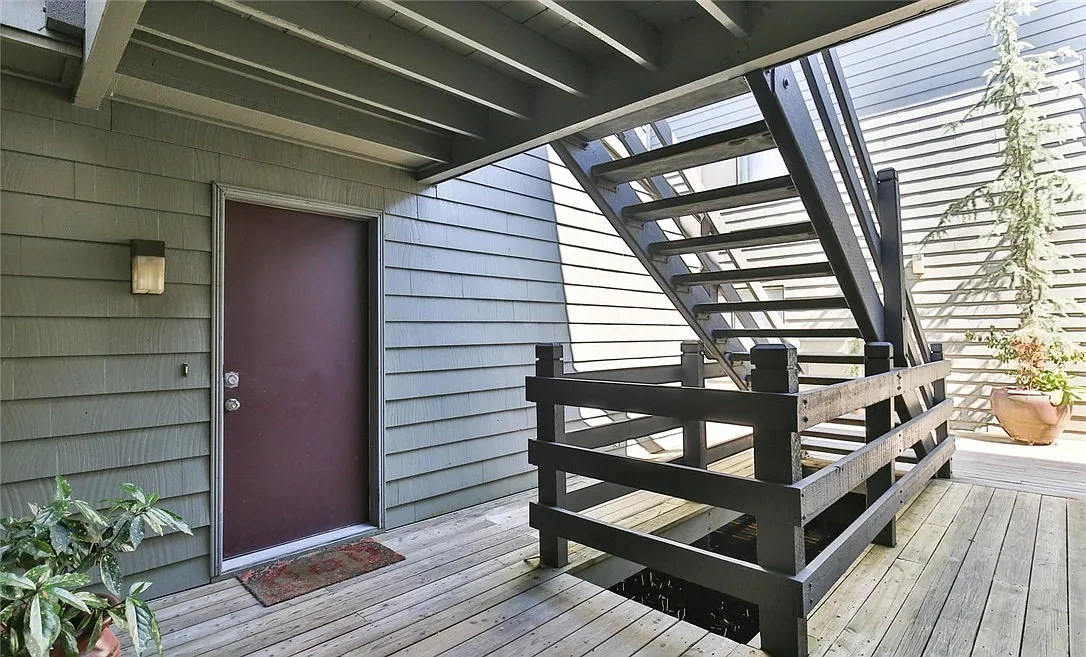 2 bed, 1017 sqft, $2,700 — Photo 3
