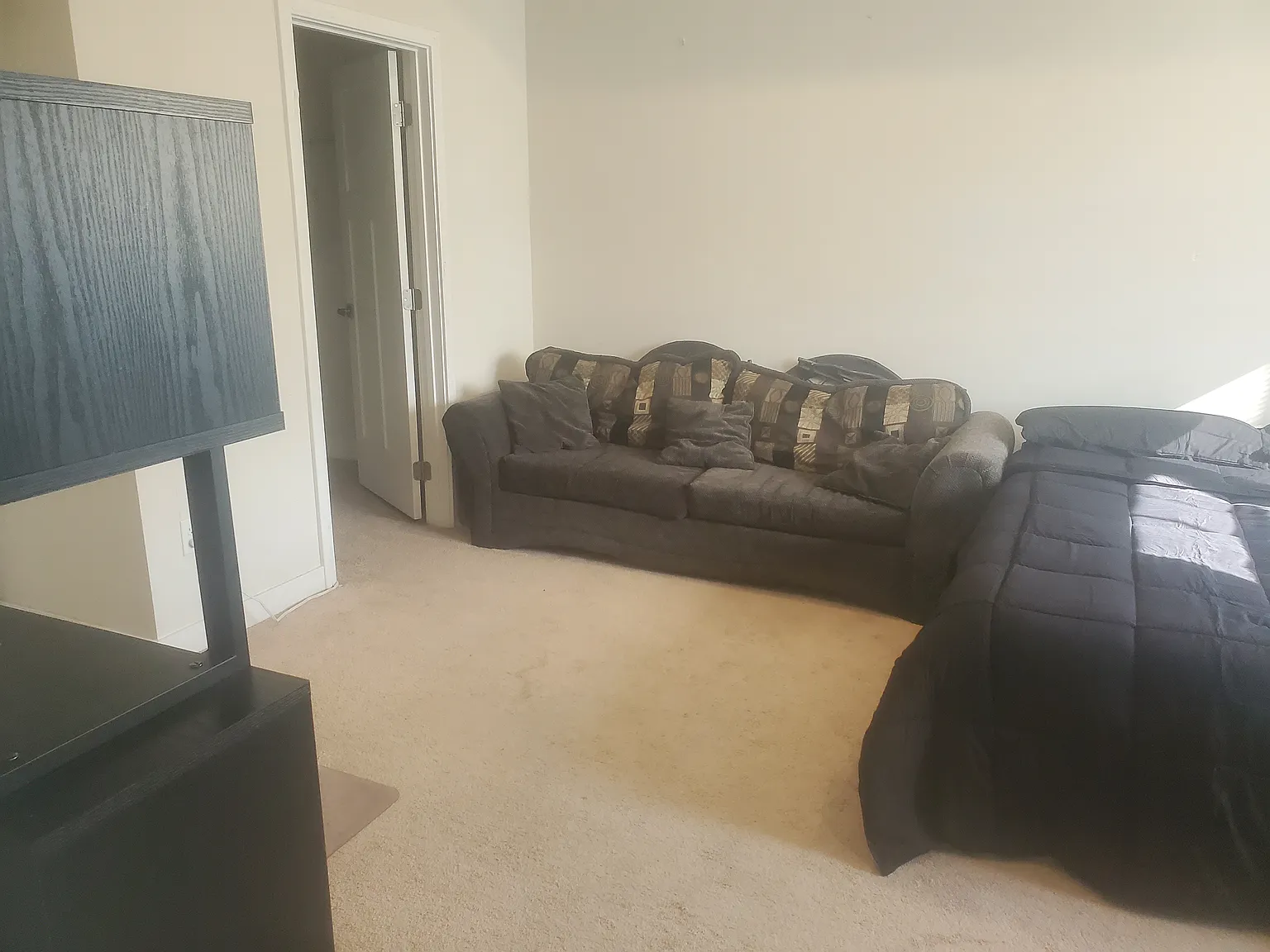 4 bed, 1800 sqft, $3,000 — Photo 3