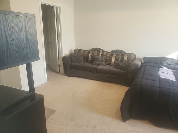 3rd image of 11 Ortiz Dr