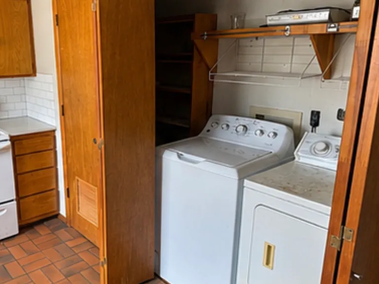 645 W Adams St — Photo 10