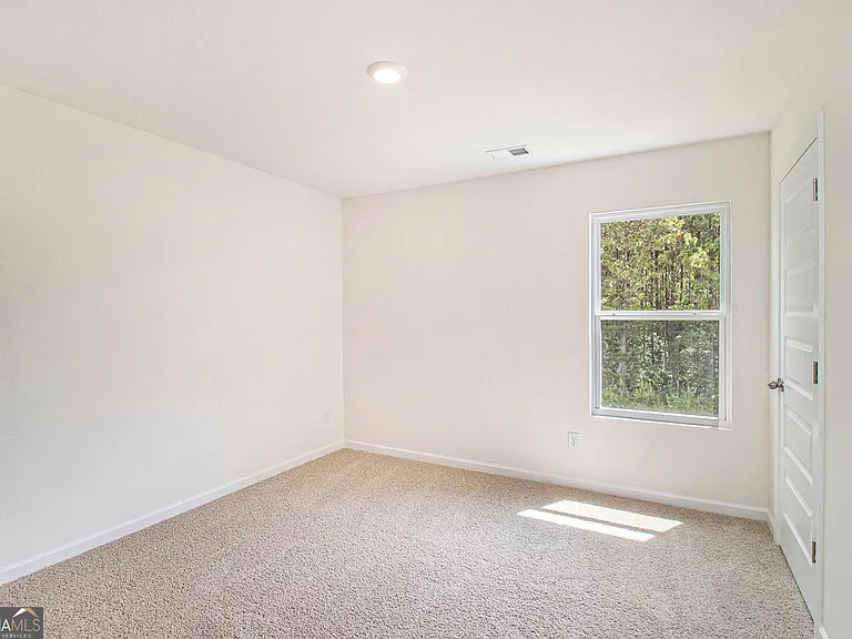 568 Whitman Ln — Photo 24