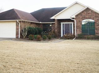 2101 W 9th St, Russellville, AR 72801