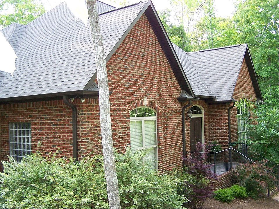 Custom home in Eagle Pointe Subdivision