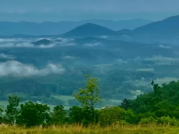 0 Above The Clouds Ln, Brasstown, NC 28902