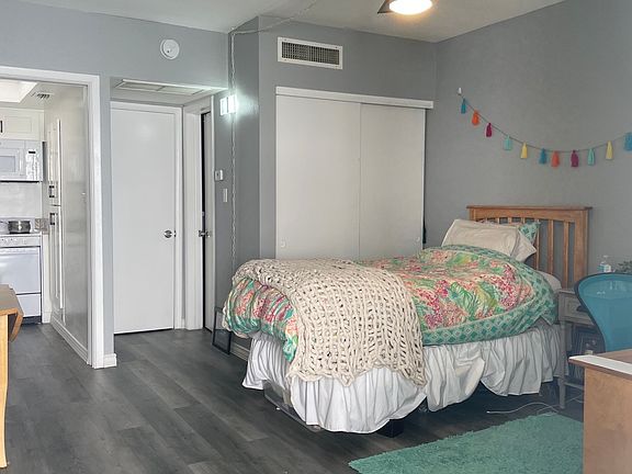 4th image of 441 3rd St S APT 6
