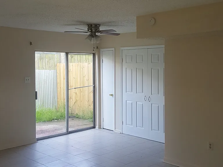 229 Helen St #C — Photo 3