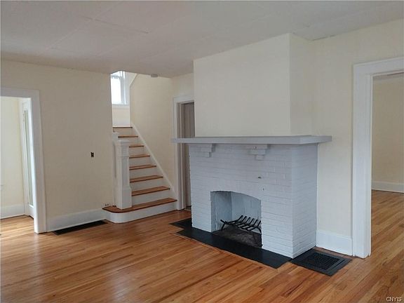 4th image of 202 Parkway Dr