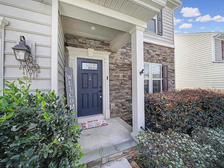 6710 Carradale Way — Photo 34