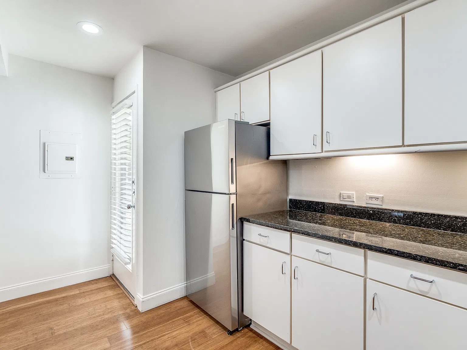 4242 Buena Vista St — Photo 3