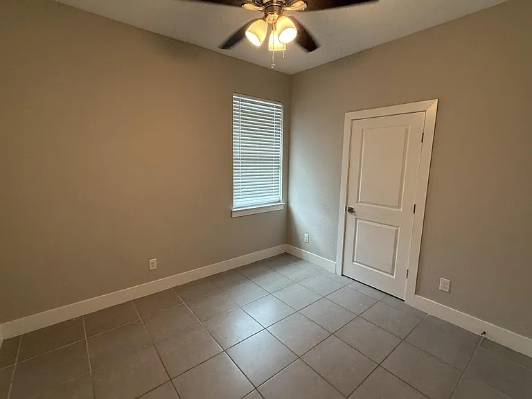105 Zinnia Ln — Photo 15