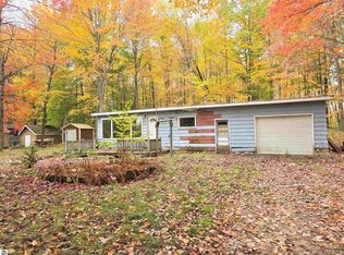 123 Akron Dr, Cadillac, MI 49601