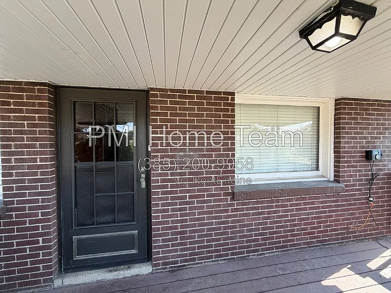 567 E 4400 S — Photo 2