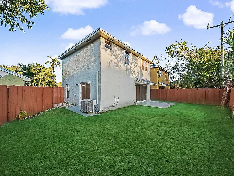 5789 Woodland Point Dr — Photo 18