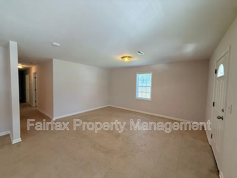 3 bed, 2.0 bath, 1000 sqft, $1,295 — Photo 4