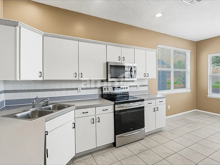 922 Lake Biscayne Way — Photo 4