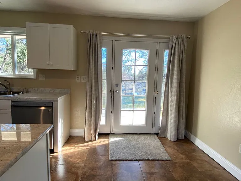 10964 Rainbow Lake Rd — Photo 11