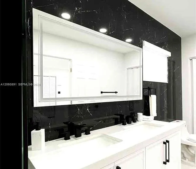 301 SW 136th Ct — Photo 9