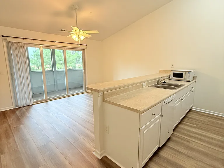 1280 White Tree Ln #H — Photo 5