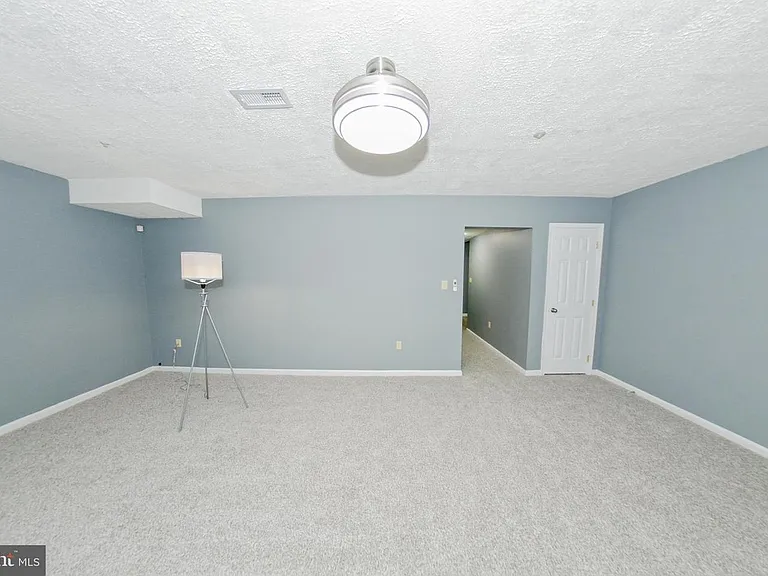12819 Carousel Ct — Photo 5