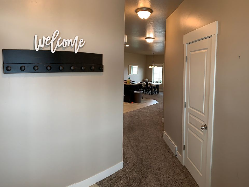 1st image of 156 E Carbonell Way