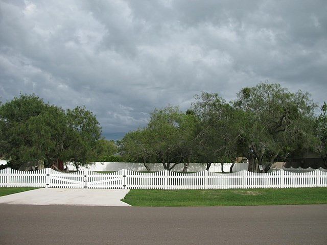 2nd image of 708 Palm Blvd