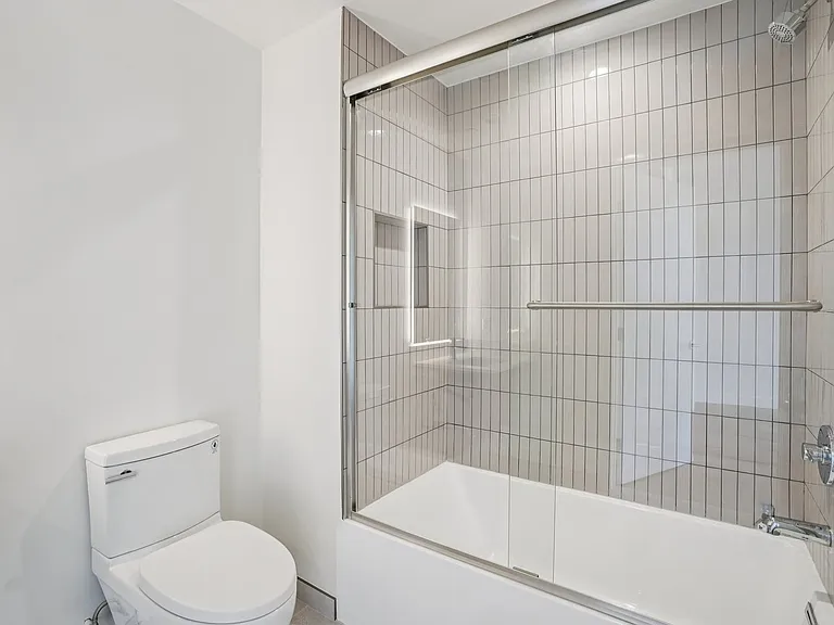 10431 Santa Monica — Photo 20