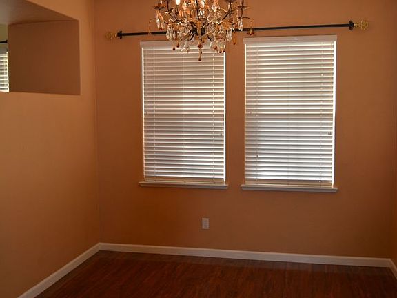 4th image of 332 Mullinix Way