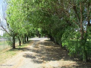 9705 N Hinzerling Rd, Prosser, WA 99350