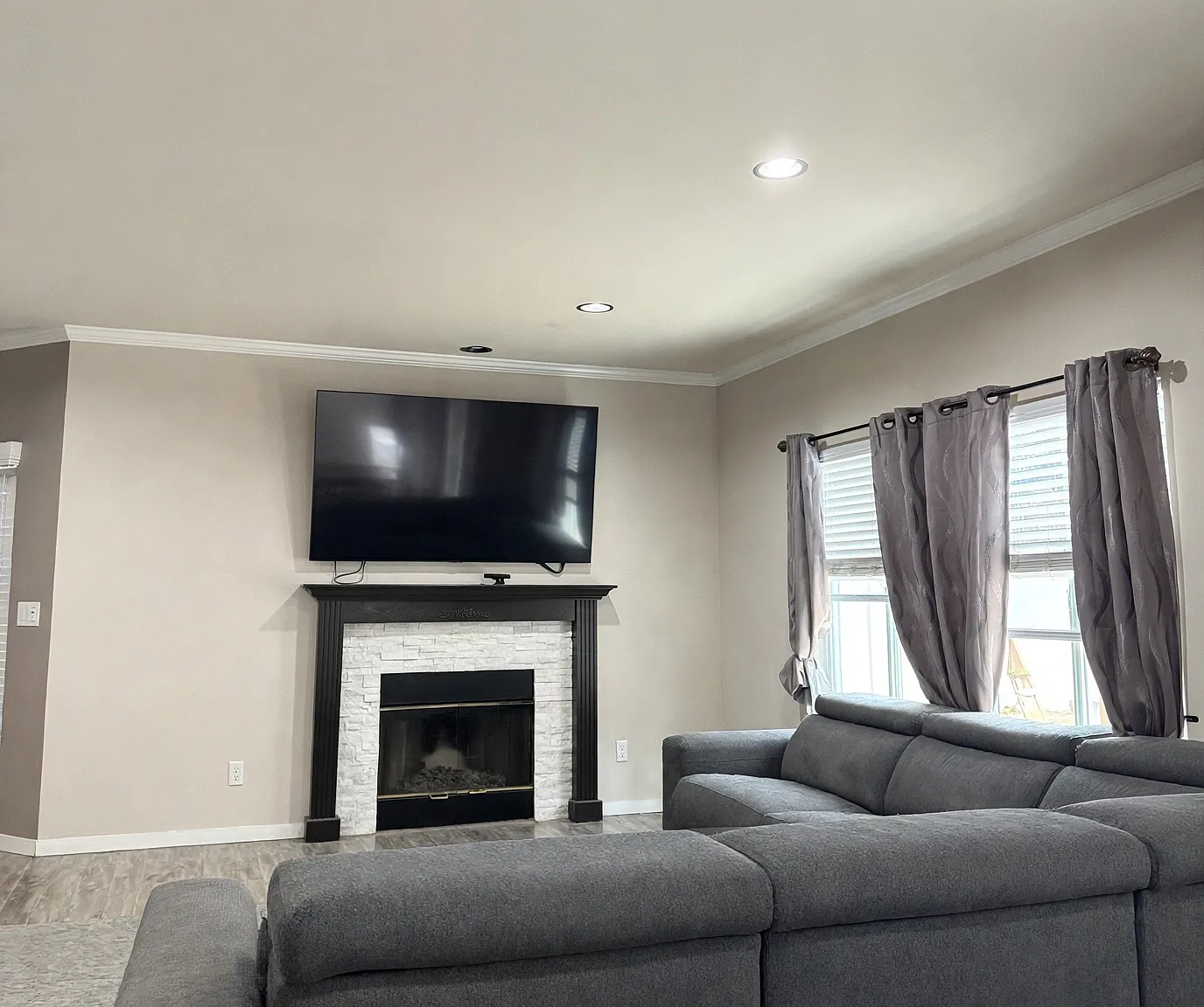4 bed, 2.5 bath, 1772 sqft, $4,000 — Photo 4