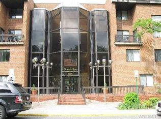 1 Ipswich Ave APT 222, Great Neck, NY 11021