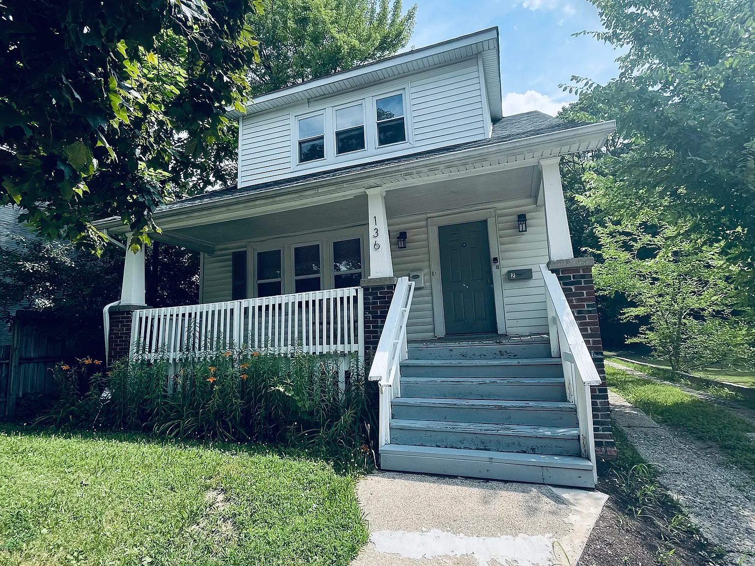 2 bed, 850 sqft, $1,150 — Photo 1