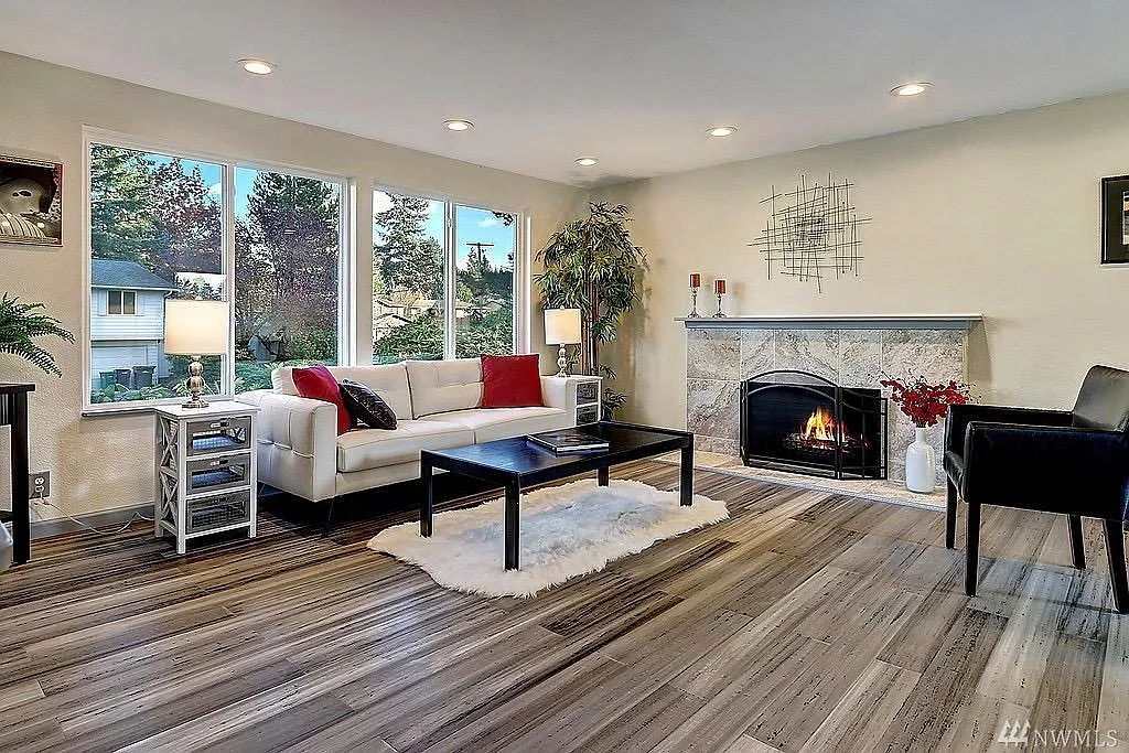 5 bed, 2710 sqft, $4,499 — Photo 3