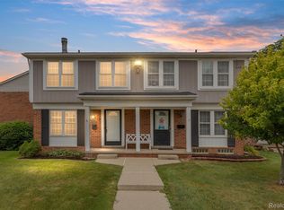 36640 Park Place Dr, Sterling Heights, MI