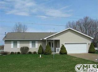 14190 Tralee Dr, Cement City, MI 49233