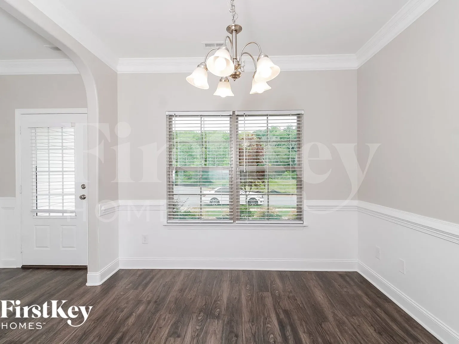 5 bed, 3.5 bath, 2888 sqft, $3,025 — Photo 3