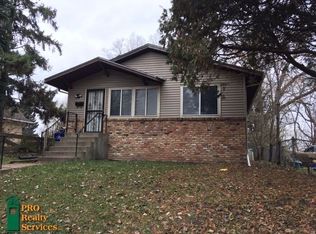 1245 Arkwright St, Saint Paul, MN 55130