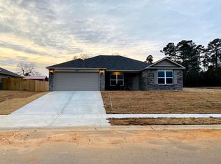 2437 Vivian Dr, Benton, AR 72015