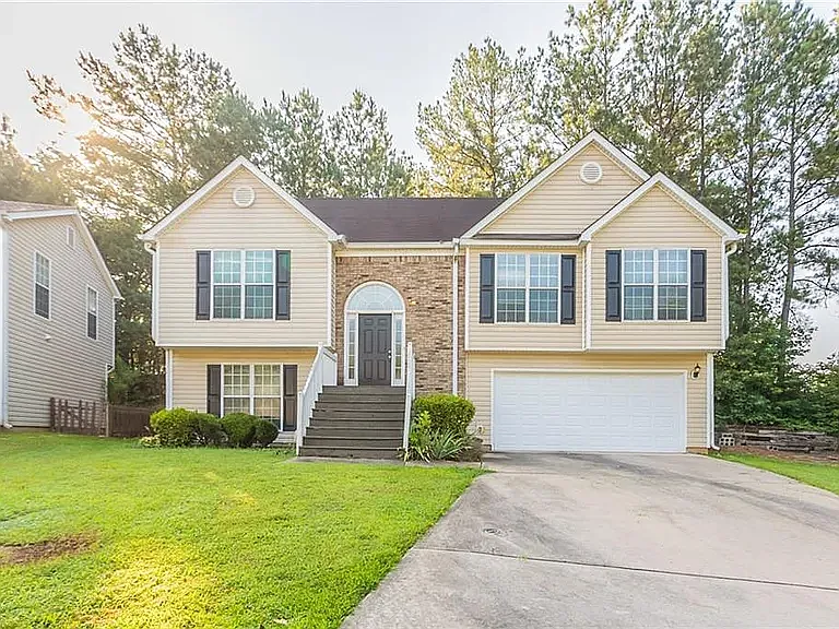 5033 Kens Ct — Photo 1