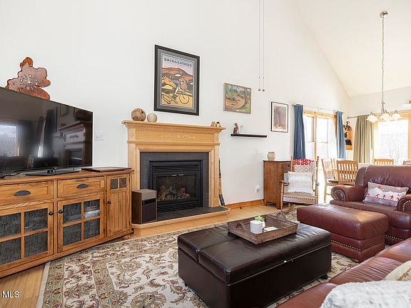 4th image of 550 PIONEER Drive