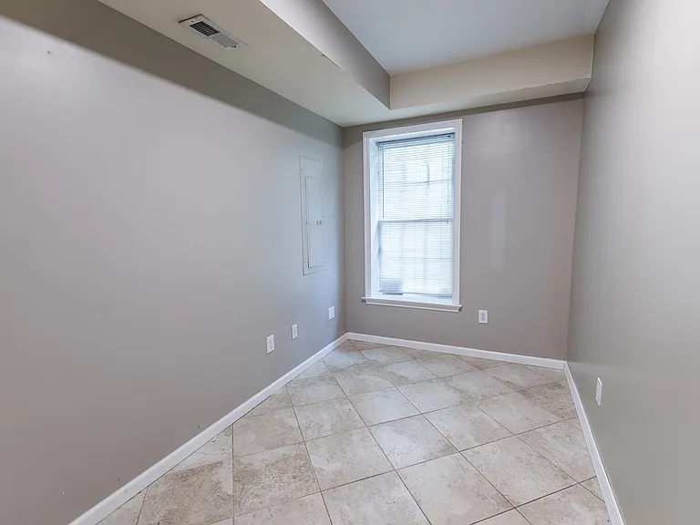 276 Parker Ave — Photo 4