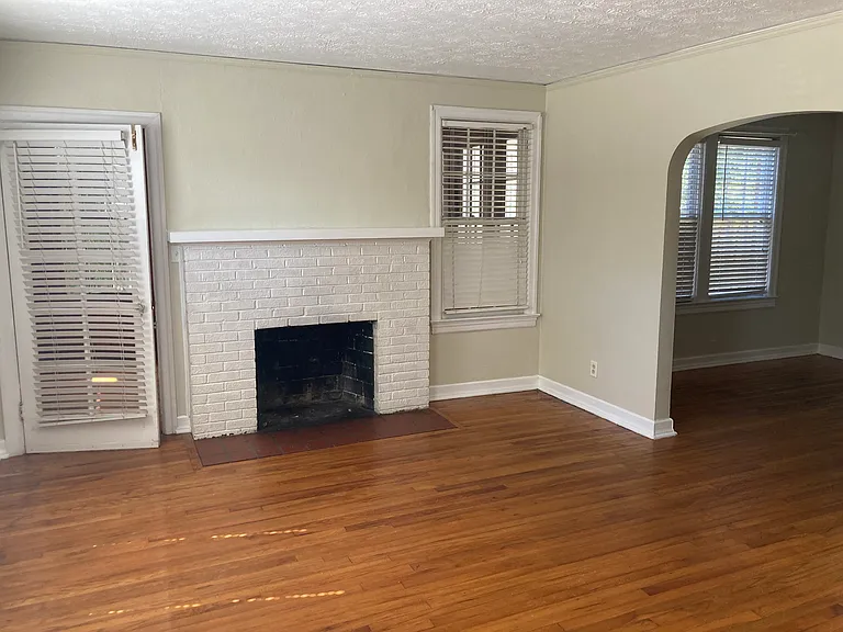 2751 Oak St — Photo 8