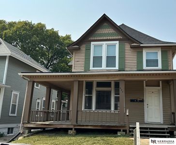 624 S 36th St, Omaha, NE, 68105