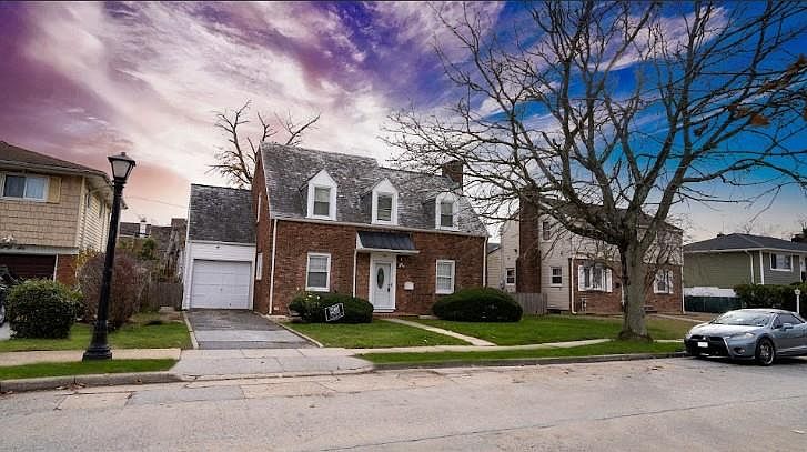 1st image of 82 Harriman Avenue