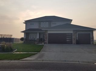 2401 N Pond Dr E, West Fargo, ND 58078
