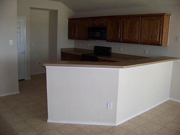 3rd image of 1410 Reiger Dr