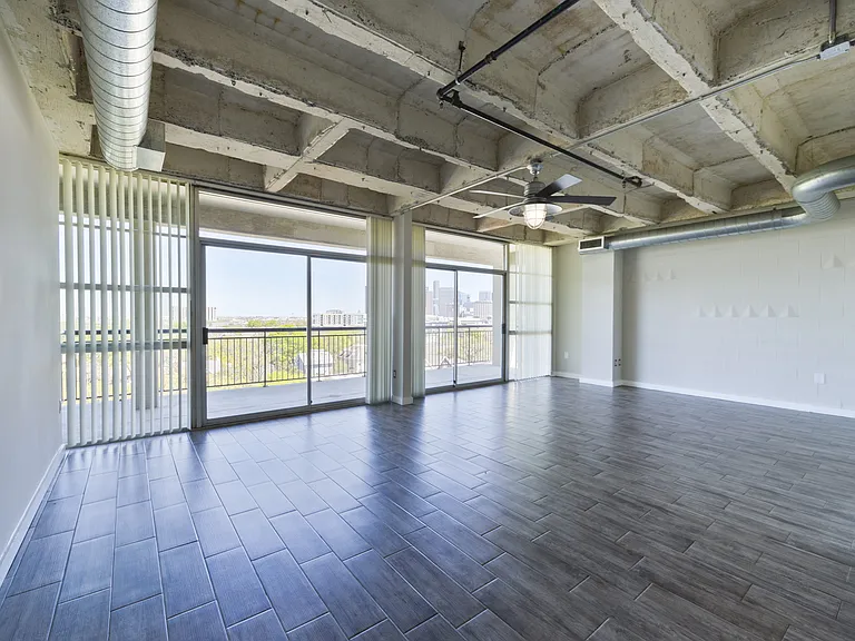 230 West Alabama Apartments — Photo 24